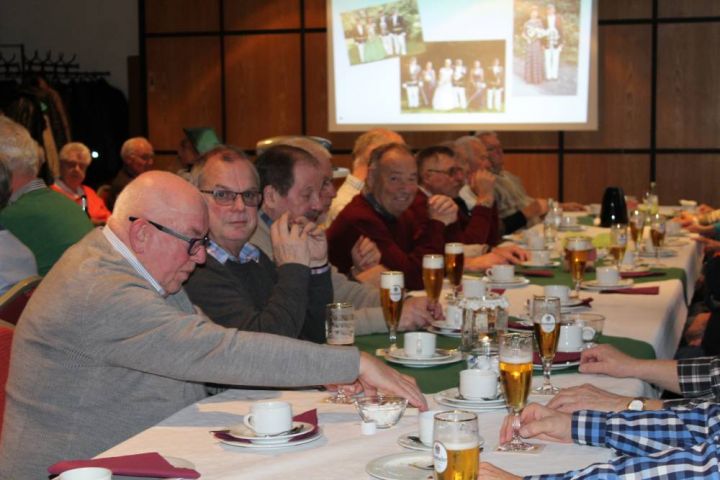 Senioren-Nachmittag in der Meggener Schützenhalle