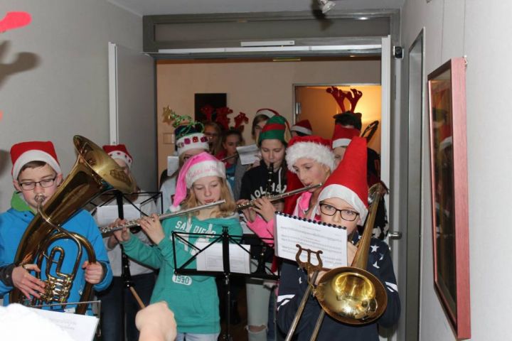 Junge Musiker zu Besuch im Hospiz und Josefinum