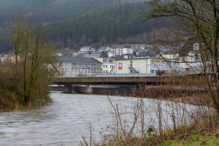 Auf Sturmtief „Burglind“ folgt Hochwasser in Lennestadt