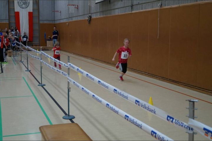 Leichtathletik: Bezirks-Hallen-Wettkämpfe in Kirchhundem
