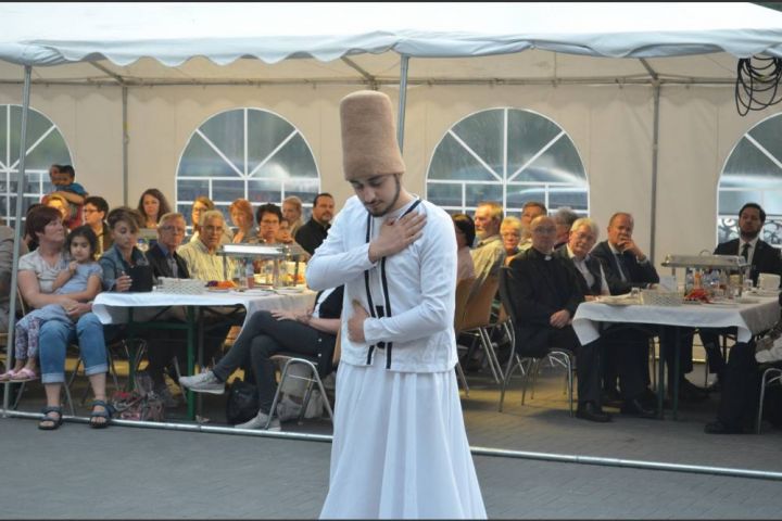 Moscheeverein Finnentrop begrüßt 200 Gäste zum Fastenbrechen