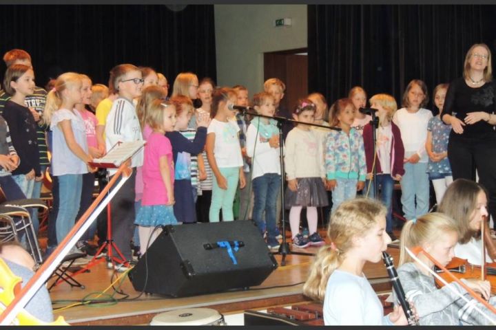 80 Jugendliche gestalten Sommerfest der Musikschule Drolshagen