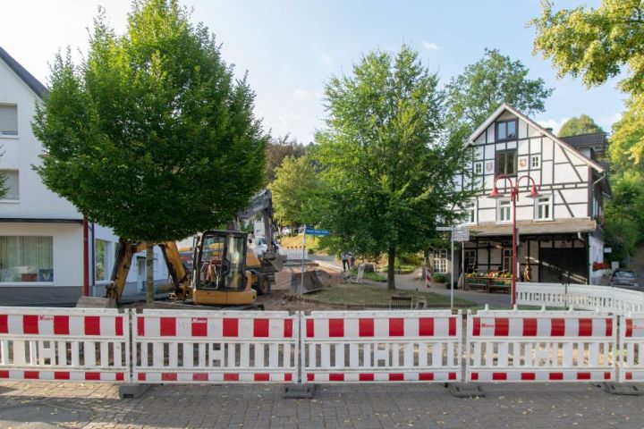 Die Bagger „An der Schmiede“ in Altenhundem sind angerückt