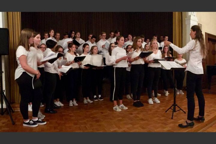 Schulchor des SGO eröffnet neues Jahr mit großem Konzert