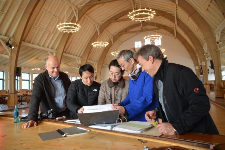 Japaner erforschen Lenhauser Schützenhalle