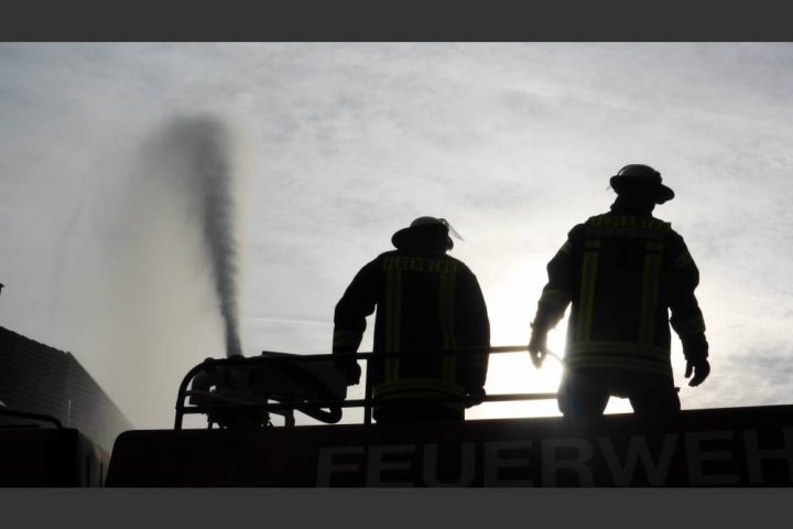 Feuerwehr Ennest probt den Ernstfall auf Hof Siepe