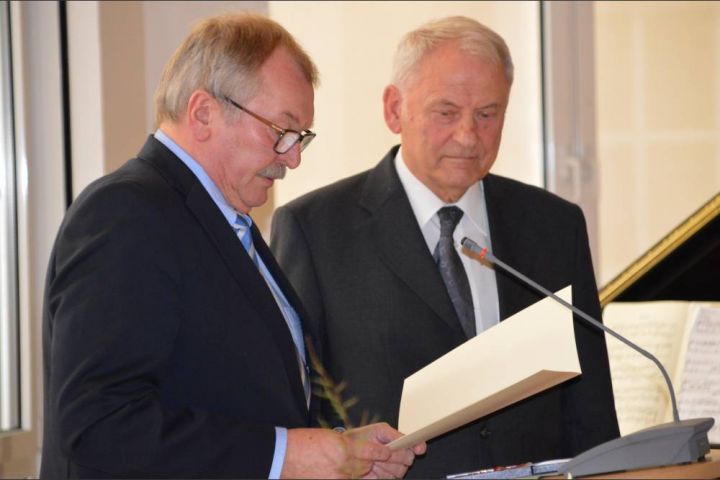 Bundesverdienstkreuz für Grevenbrücker Engelbert Stens