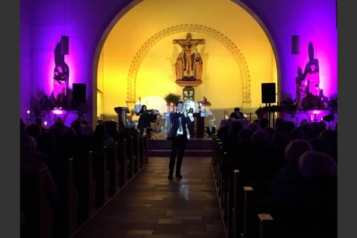 Startrompeter Bruce Kapusta begeistert Publikum in der St.-Josef Kirche