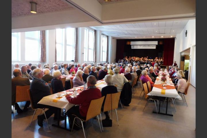 190 Teilnehmer beim Seniorennachmittag in Drolshagen