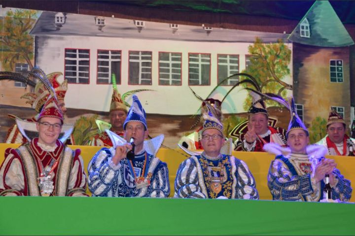 Kreiskarneval in Bilstein wird zum rauschenden Fest