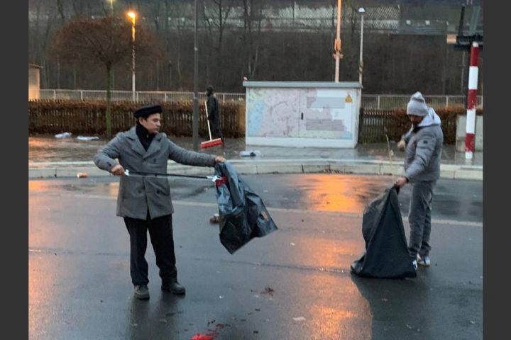 Ahmadiyya Muslim Gemeinde macht Altenhundem an Neujahr sauber