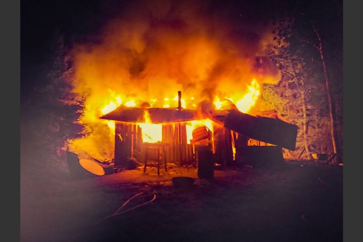 Waldhütten-Brand in Langenei: Kein Hinweis auf Brandstiftung