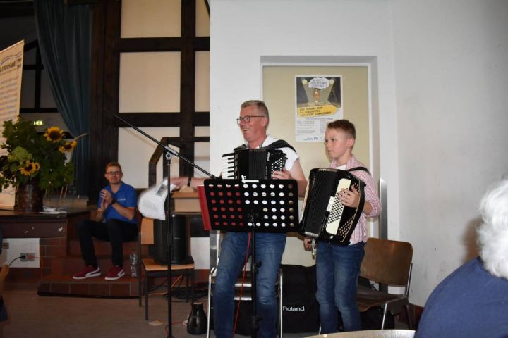 Volles Haus beim Seniorennachmittag in Saalhausen