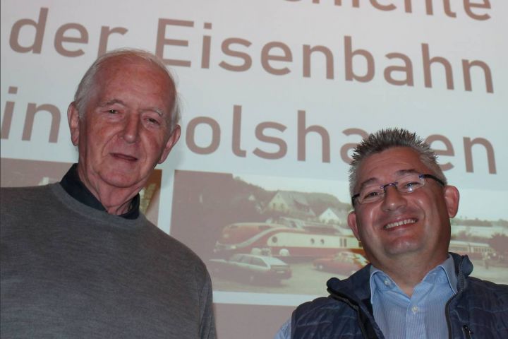 Sascha Koch referiert über die Geschichte der Eisenbahn in Drolshagen