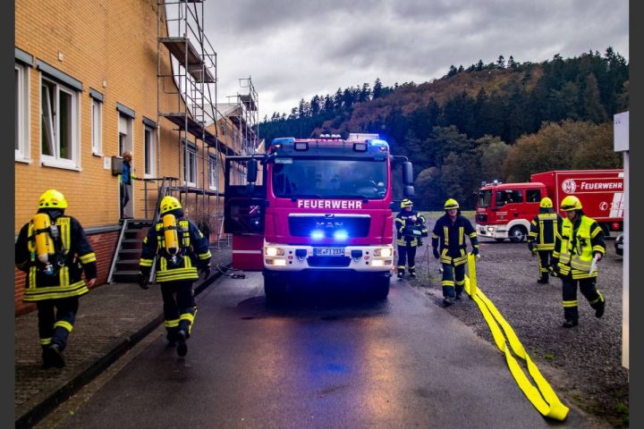 Verpuffung und eine vermisste Person in Lenhausen