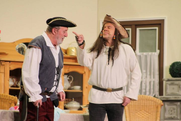Theaterverein Oberhundem begeistert mit „Piraten, Ahoi!“