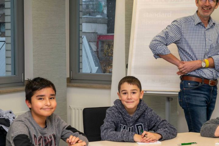 Viertklässler der Agatha-Grundschule Altenhundem besuchen LokalPlus