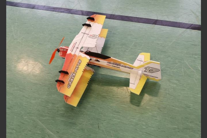 Modellflugshow des Aero Clubs Attendorn in der Rundturnhalle