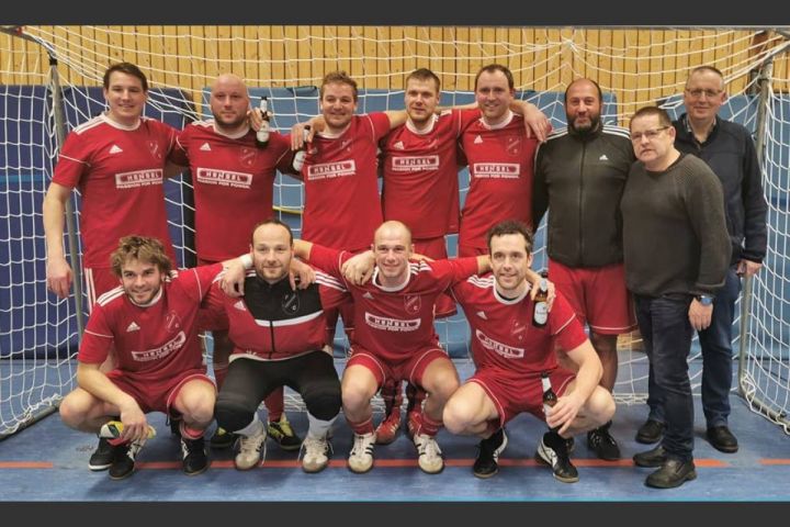 Teams des FC Lennestadt erfolgreich beim Hallen-Stadtpokal
