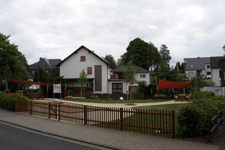 Rummelbachplatz im Zentrum von Wenden: Ein Platz für Jung und Alt