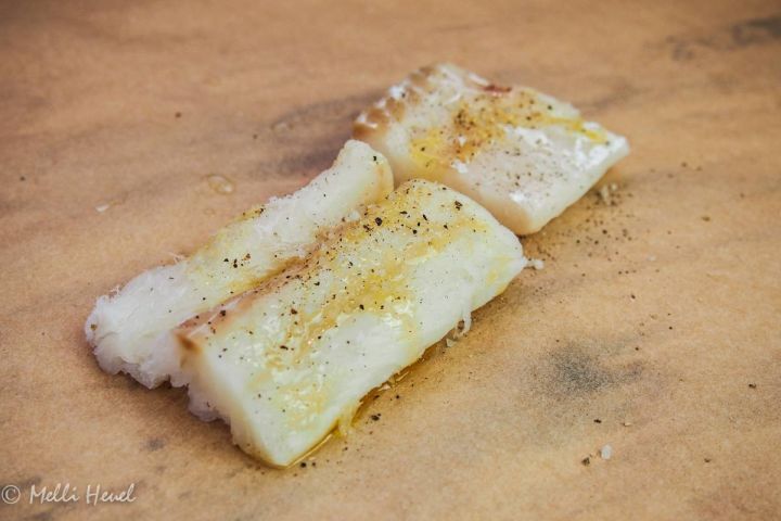 Schneller Fisch: Kabeljaufilet im Gemüsepäckchen von Melli Heuel