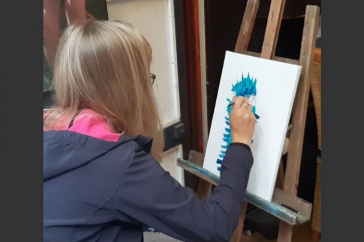 Musikunterstützter Mal-Workshop für „bunte“ Menschen
