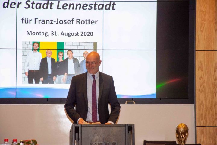 Franz-Josef Rotter mit Sportplakette der Stadt Lennestadt ausgezeichnet