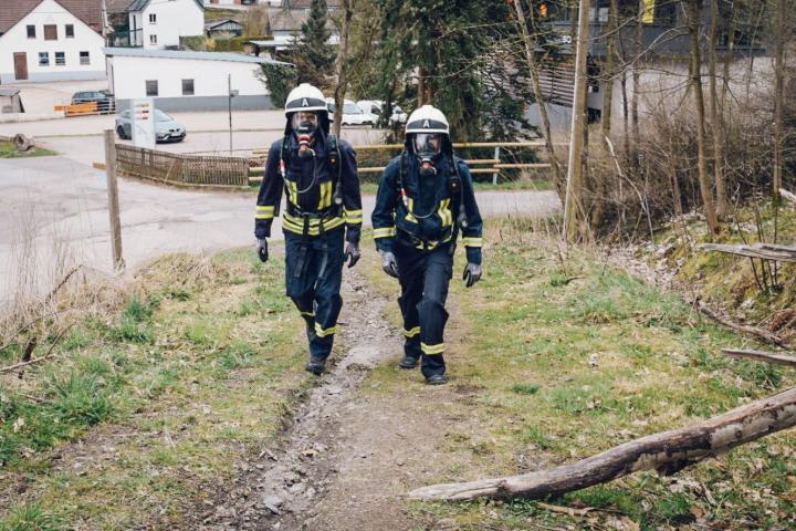 Die Feuerwehr Lennestadt hat Alternative Übungsmethoden eingesetzt, um die Tauglichkeit der Atemschutzgeräteträger bei der Belastungsübung unter Beweis zu stellen.