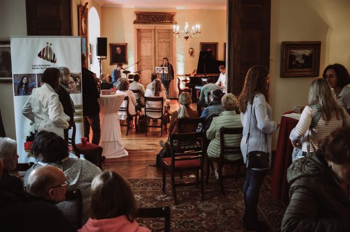 Der Verein Lazos de Amistad - Bänder der Freundschaft feierte das zehnjährige Jubiläum im Schloss Bamenohl.