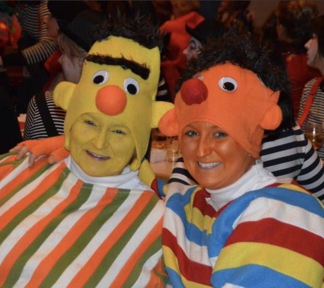 Kathrin Schröder und ihre Mama nähen ihre Kostüme jedes Jahr selber und waren besonders stolz auf das Ernie & Bert-Kostüm.