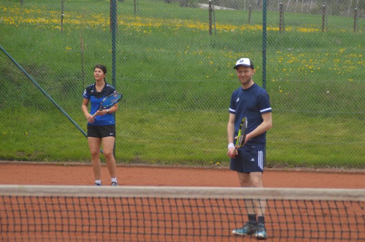 Der TC Rahrbachtal startete mit einem Doppelspaßturnier in die Saison.