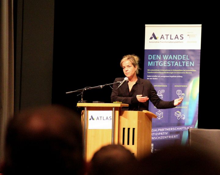 Mona Neubaur ist stellvertretende Ministerpräsidentin NRW & Ministerin für Wirtschaft, Industrie, Klimaschutz & Energie.