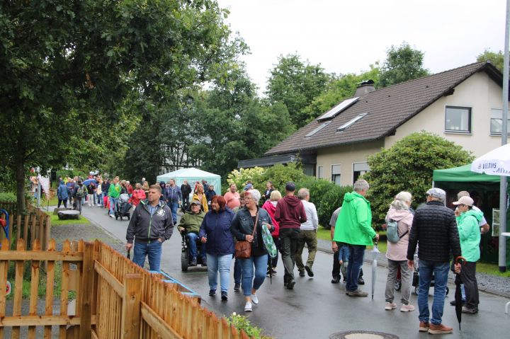 Trotz Regenwetters besuchten wieder zahlreiche Menschen die Heider Kunsttour.