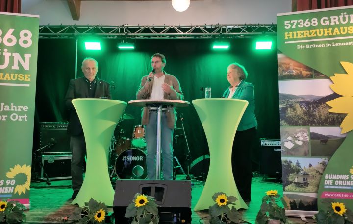 Grüner Ortsverband Lennestadt feiert 25-jähriges Jubiläum: (v.l.) Reiner Priggen, Gregor Kaiser und Bärbel Höhn.