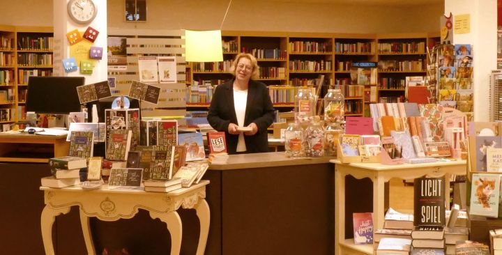 In der Finnentroper Buchhandlung am Rathaus gibt es Bücher aus allen Sparten, Geschenkartikel und Schreibwaren.