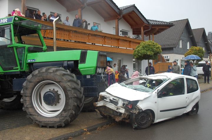 In Schönau fand am Samstag, 28. Oktober, die Abschlussübung der Feuerwehr der Gemeinde Wenden statt.