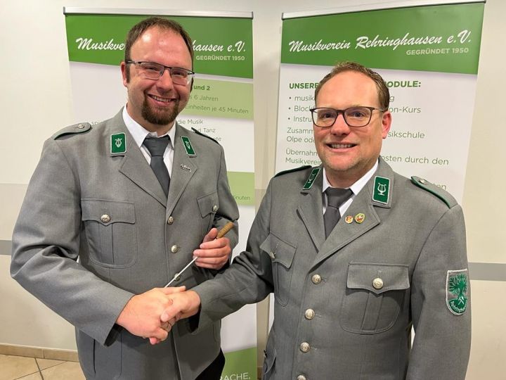 Bei einer Schnupperprobe stellte der Musikverein Rehringhausen seinen neuen Dirigenten vor.