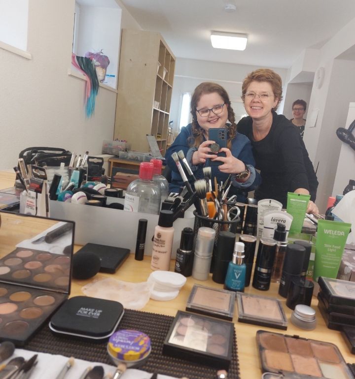 Johanna Willmes spielt in der neuen Staffel von Schloss Einstein mit.