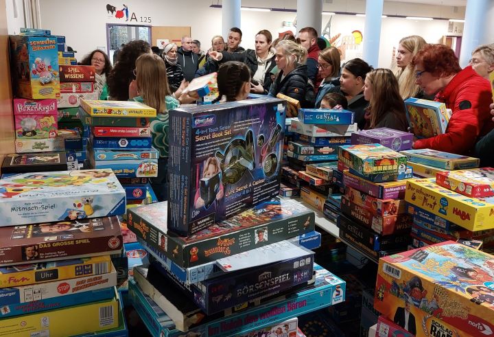 Der Spielzeugmarkt am Gymnasium der Stadt Lennestadt war wieder ein voller Erfolg.