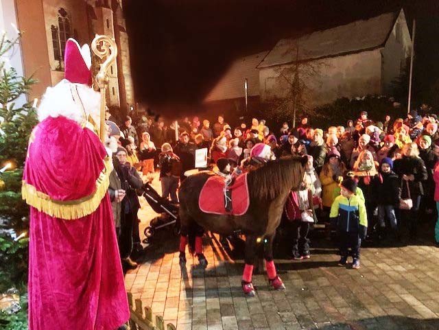 Nikolausbesuch in Welschen Ennest