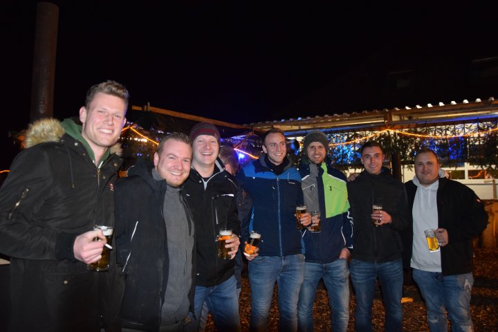 Impressionen vom Weihnachtsmarkt in Langenei.