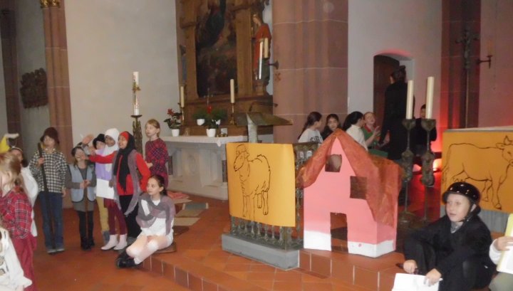 Vorweihnachtliche Stimmung in der Franziskus-Grundschule Meggen und Maumke