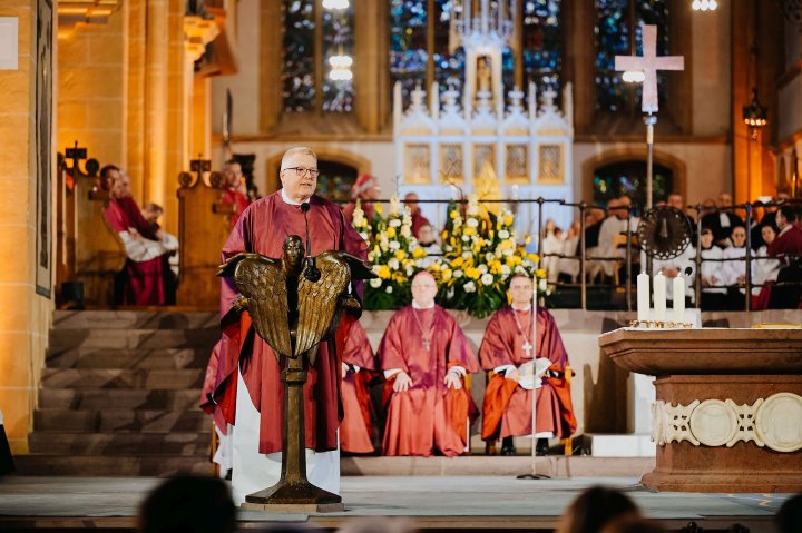 Das Erzbistum Paderborn hat Dr. Udo Markus Bentz als neuen Erzbischof ins Amt eingeführt.