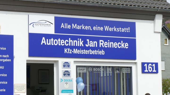 Jan Reinecke bietet in seiner KFZ-Meisterwerkstatt Autotechnik Jan Reinecke Rundum-Service an.