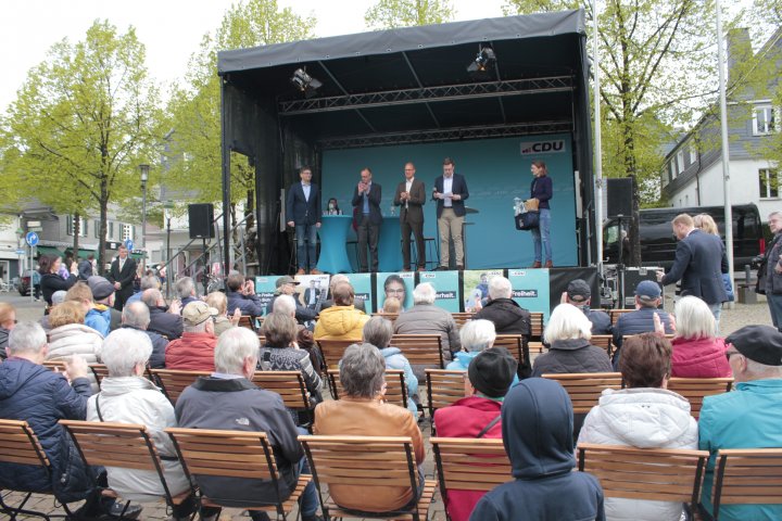 Impressionen von der Wahlkampfveranstaltung der CDU auf dem Marktplatz in Olpe.