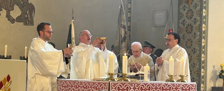 In der Gerlinger Pfarrkirche St. Antonius Einsiedler feierte Pastor Hans-Joachim Bogdoll sein Goldenes Priesterjubiläum.