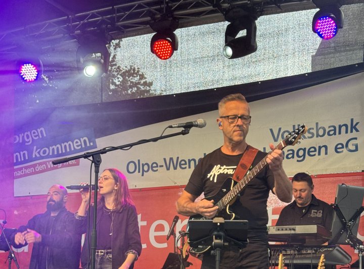 Beim Wendener Sommerabend war ordentlich was los. Kein Wunder: Die Bedingungen für einen unterhaltsamen Abend vor der Haustür waren perfekt.