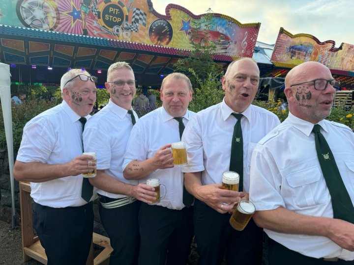 Impressionen vom Schützenfest in Saalhausen.