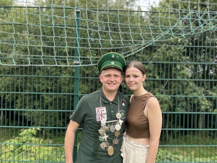 Das neue Jungschützenönigspaar Levin Hille und Christin Kaiser.
