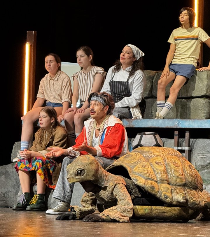 Die Bigge-Lenne-Gesamtschule besuchte jetzt das Theaterstück „Momo“ in der Festhalle Finnentrop.